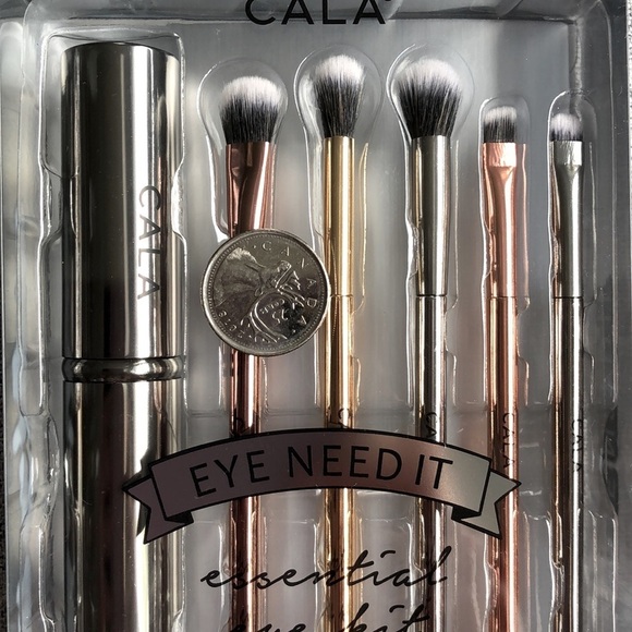 Cala EYE NEED IT 5 piece brush eye kit & travel case. - Picture 5 of 6